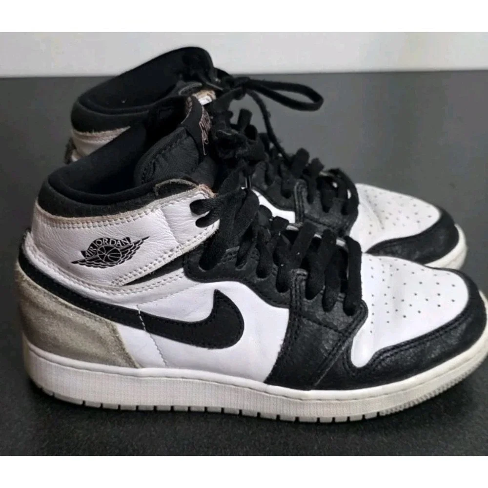Nike Air Jordan 1 Retro High OG GS Stage Haze 5.5Y Woman‎ 6.5 Black 575441 108